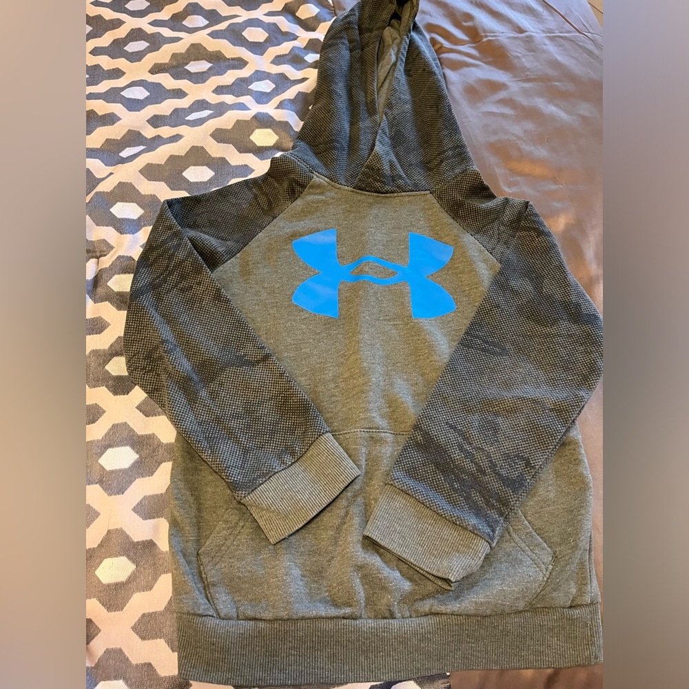 Boy’s Under Armour sweatshirt